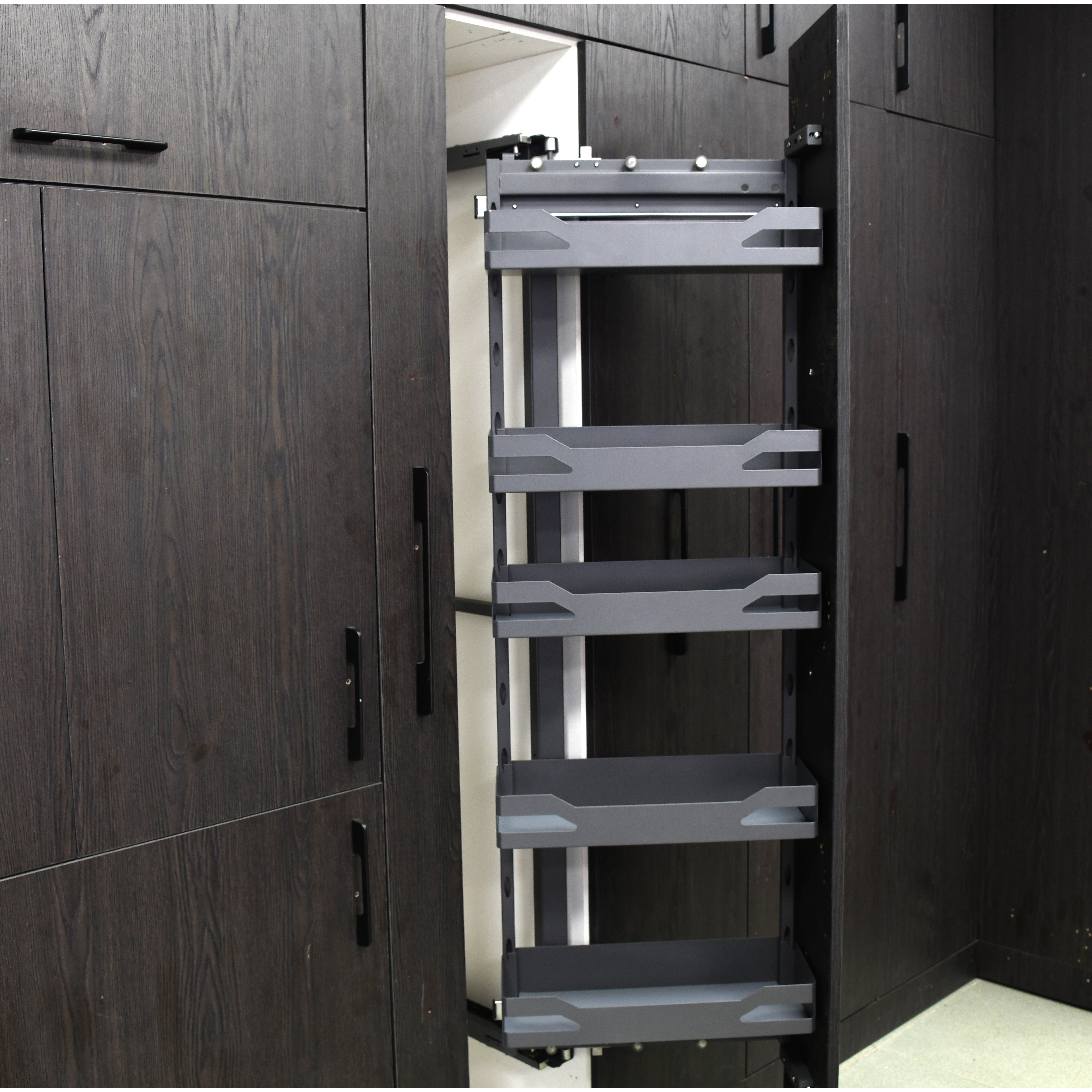 Rotatable Side Pullout Basket 