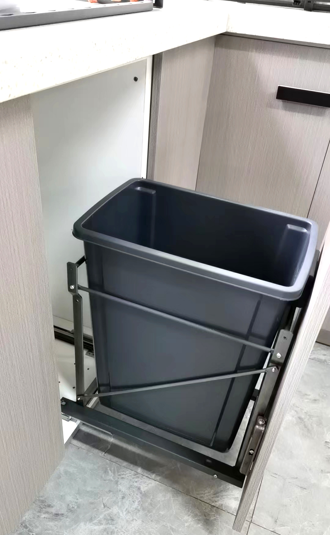 Ball-bearing Single Waste Bin