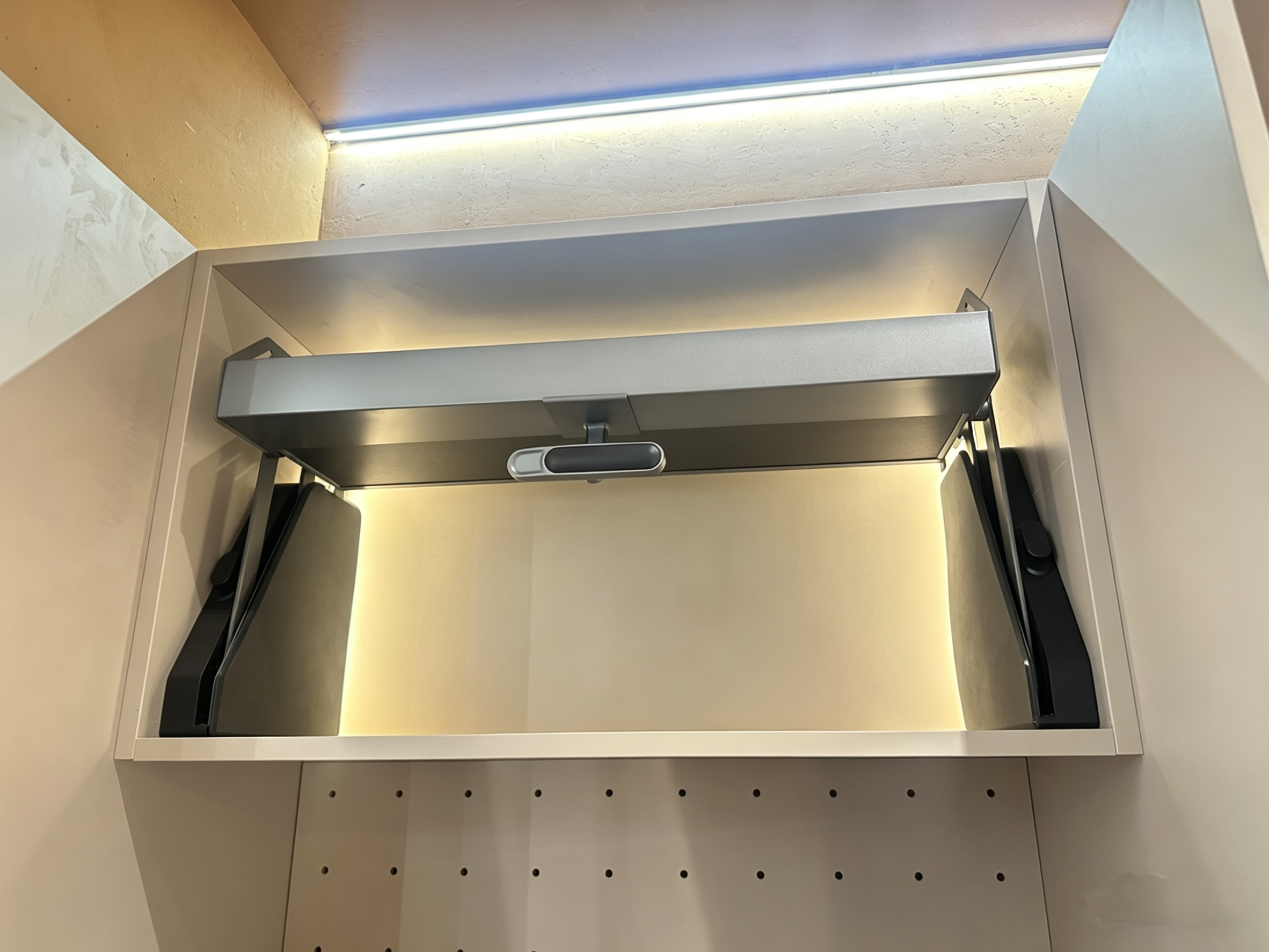 Soft lift-up basket